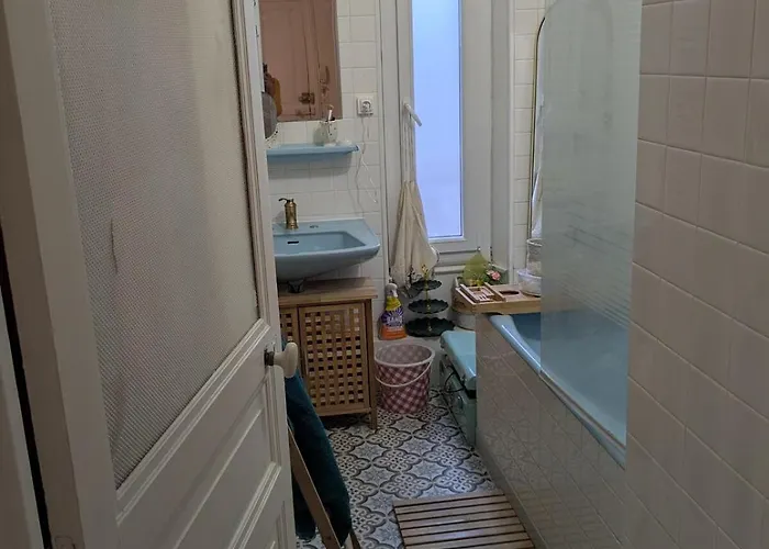 Apartment Grand F3 Ferrand Centre Et Garage Salins