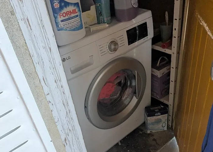 Grand F3 Ferrand Centre Et Garage Salins *